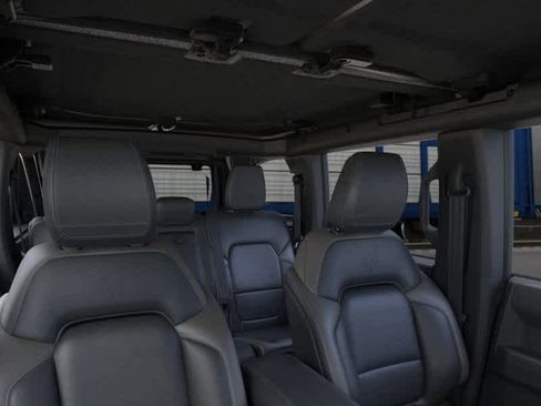 New 2025 Ford Bronco Outer Banks w/ Sasquatch Package image 12