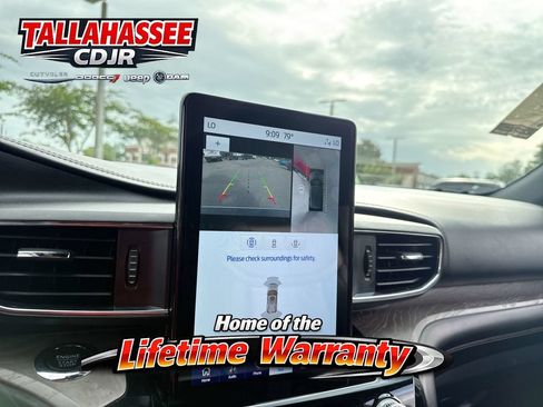 Used 2023 Ford Explorer Platinum w/ Technology Package AWD/4WD image 27