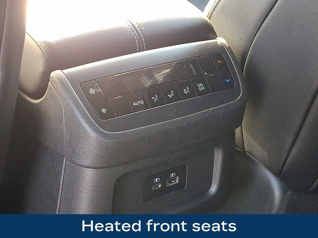 Used 2022 Nissan Pathfinder SL AWD/4WD image 18