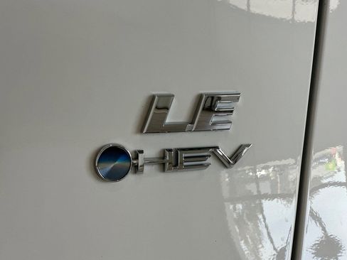 Certified 2025 Toyota RAV4 LE image 27