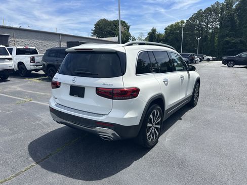 Used 2022 Mercedes-Benz GLB 250 4MATIC image 9