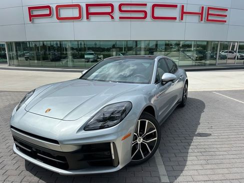 Used 2025 Porsche Panamera RWD image 1