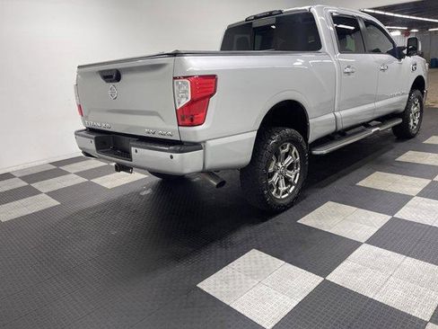 Used 2018 Nissan Titan SV w/ SV Convenience Package AWD/4WD image 4