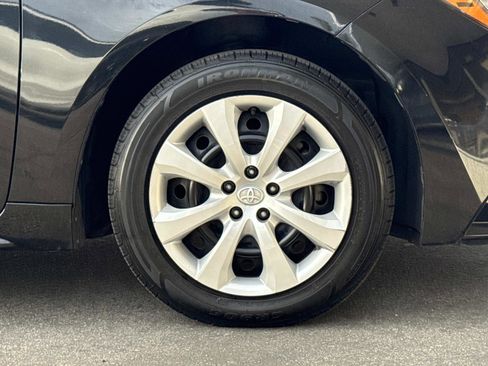 Used 2022 Toyota Corolla LE image 30