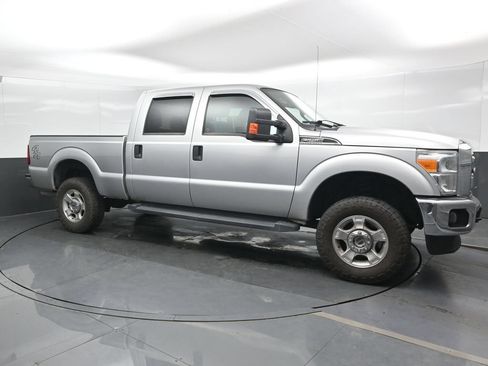 Used 2016 Ford F250 XLT w/ Snow Plow Prep Package AWD/4WD image 6