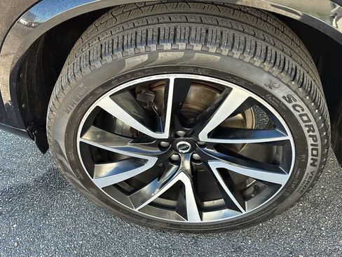 Certified 2023 Volvo XC90 B5 Plus w/ Protection Package Premier AWD/4WD image 32