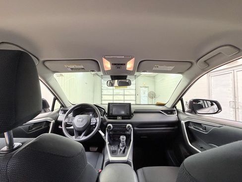 Used 2019 Toyota RAV4 LE w/ Carpet Mat Package AWD/4WD image 22