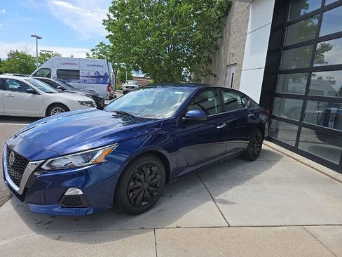 Used 2020 Nissan Altima 2.5 S FWD image 3