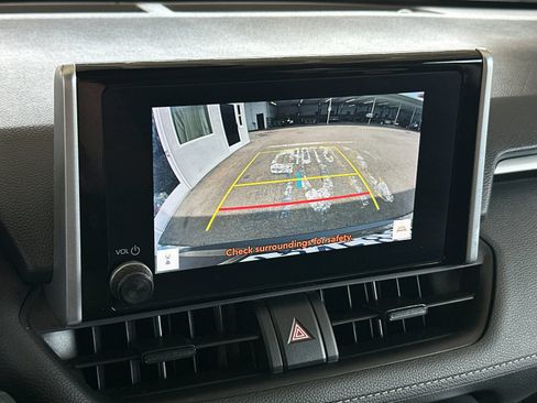Used 2024 Toyota RAV4 XLE FWD image 17