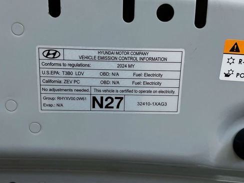 Used 2024 Hyundai Ioniq 5 SEL RWD image 32