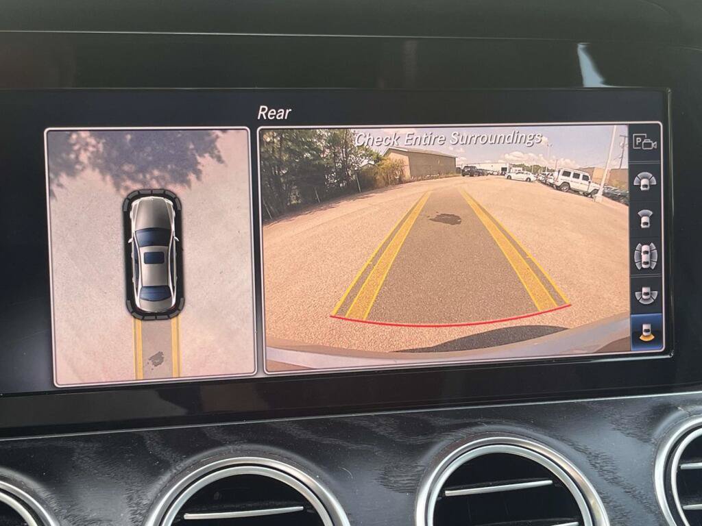 Used 2019 Mercedes-Benz E 300 4MATIC image 25