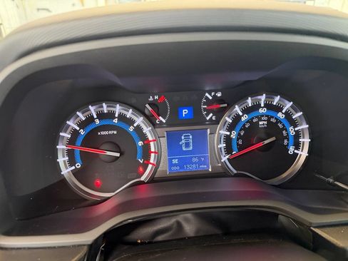 Used 2018 Toyota 4Runner SR5 Premium AWD/4WD image 13