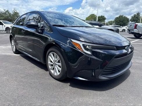 Used 2024 Toyota Corolla LE w/ LE Convenience Package FWD image 6
