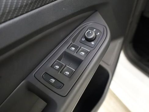 Used 2024 Volkswagen Golf R image 17