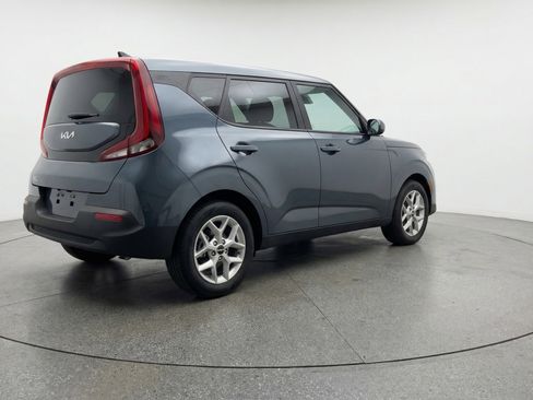 Used 2025 Kia Soul LX w/ LX Technology Package FWD image 9