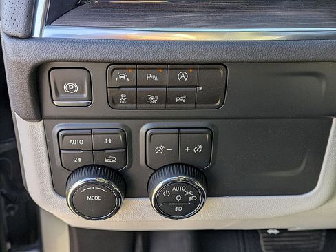 New 2025 Chevrolet Tahoe Premier image 16