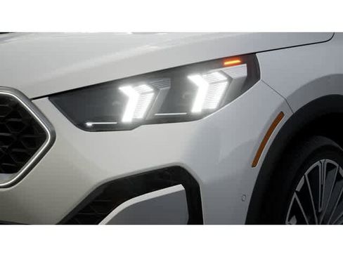 New 2026 BMW X2 xDrive28i w/ Convenience Package image 6