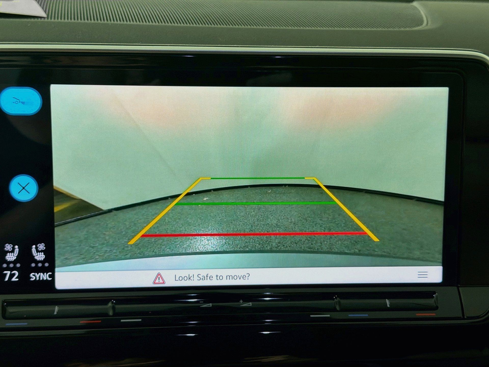 Certified 2024 Volkswagen Atlas SE FWD image 13