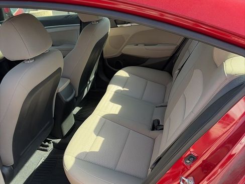 Used 2020 Hyundai Elantra SE image 11