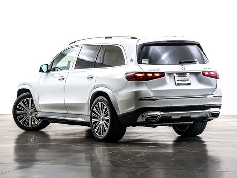 New 2026 Mercedes-Benz Maybach GLS 600 4MATIC image 13