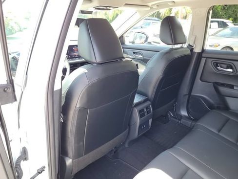 Certified 2025 Nissan Rogue SV w/ SV Premium Package FWD image 14