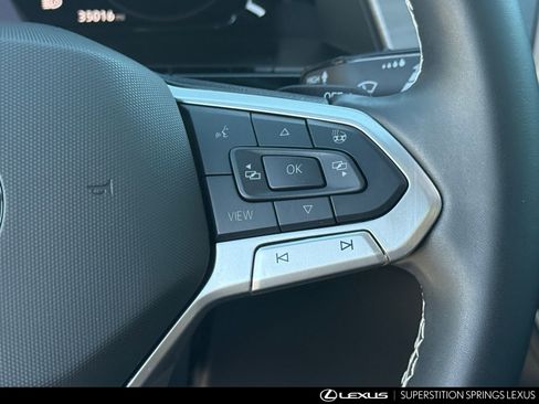 Used 2025 Volkswagen Atlas Cross Sport SE image 17