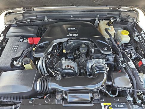 Used 2018 Jeep Wrangler Unlimited Sport AWD/4WD image 34
