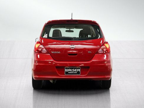 Used 2011 Nissan Versa Hatchback w/ Premium Pkg FWD image 5