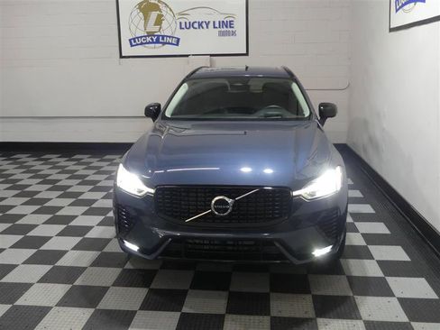 Used 2023 Volvo XC60 B5 Ultimate w/ Climate Package AWD/4WD image 3