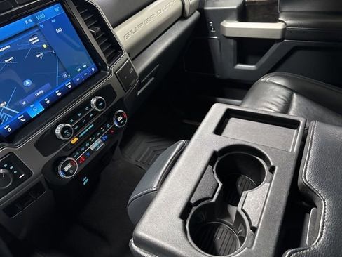 Used 2022 Ford F250 Lariat w/ Camper Package image 22