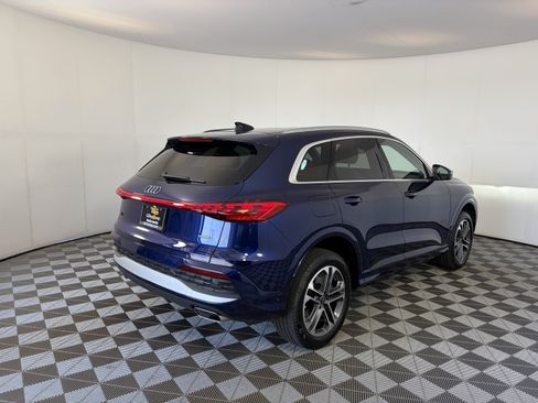 Used 2025 Audi Q5 Premium Plus w/ Premium Plus AWD/4WD image 10