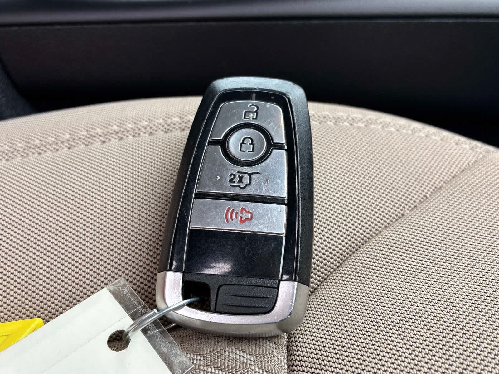 Used 2023 Ford Explorer XLT AWD/4WD image 9