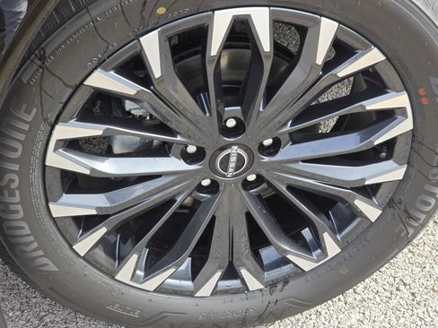 New 2026 Nissan Rogue Platinum w/ Platinum Premium Package image 3