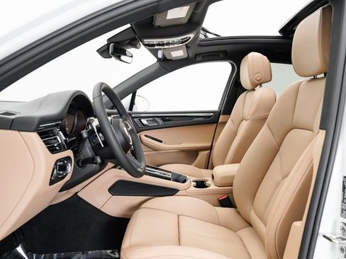New 2025 Porsche Macan image 6