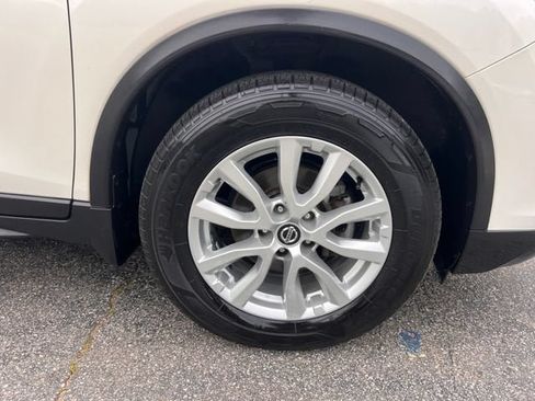 Used 2020 Nissan Rogue SV FWD image 32