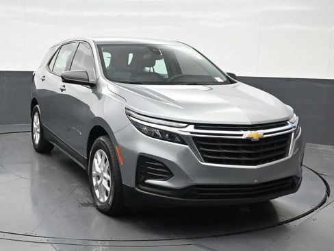 Used 2024 Chevrolet Equinox LS FWD image 8