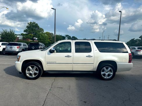 Used 2014 Chevrolet Suburban LTZ image 6