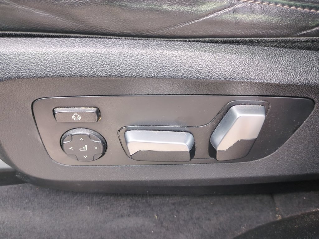 Used 2023 BMW X5 xDrive40i AWD/4WD image 21