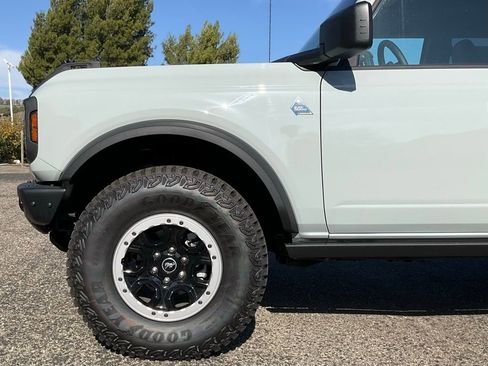 Certified 2024 Ford Bronco Black Diamond w/ Sasquatch Package image 10