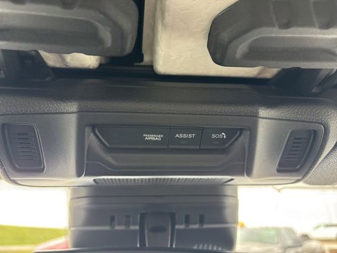 Used 2025 Jeep Gladiator Sport image 19