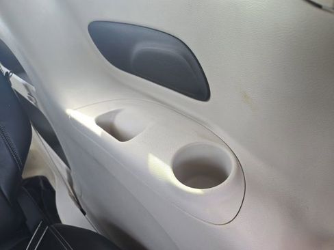 Used 2022 Chrysler Pacifica Touring-L image 24