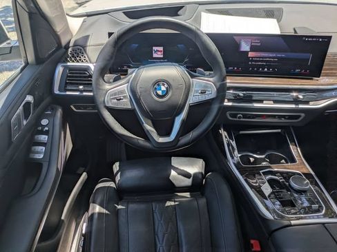 Used 2026 BMW X7 xDrive40i AWD/4WD image 16
