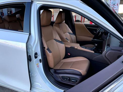 Used 2019 Lexus ES 350 w/ Accessory Package 2 image 8