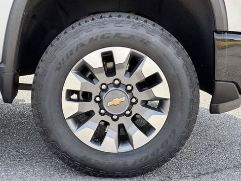 Used 2024 Chevrolet Silverado 2500 Custom w/ Custom Value Package AWD/4WD image 7
