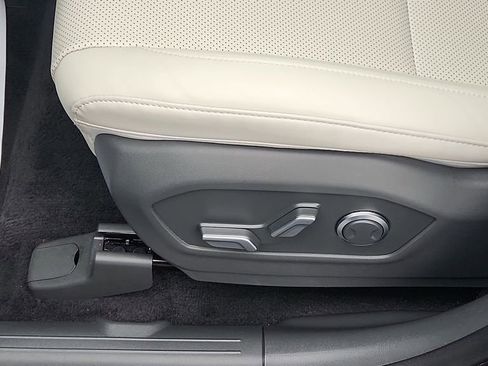 Used 2025 Hyundai Santa Fe SEL image 16