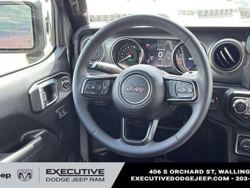Used 2023 Jeep Wrangler Unlimited w/ Sun & Screen Package AWD/4WD image 24