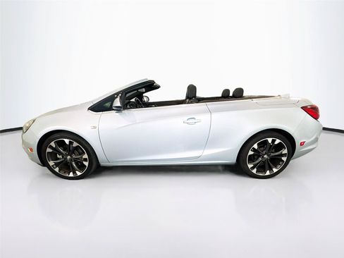Used 2019 Buick Cascada Premium FWD image 2