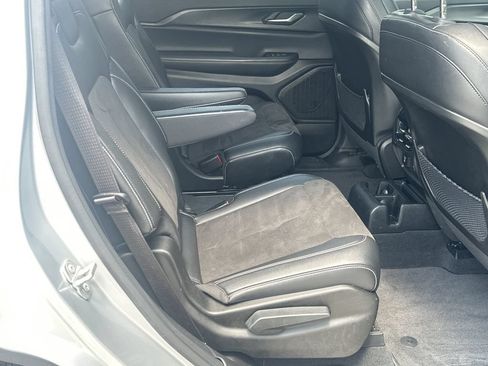 Used 2023 Jeep Grand Cherokee L Laredo AWD/4WD image 16