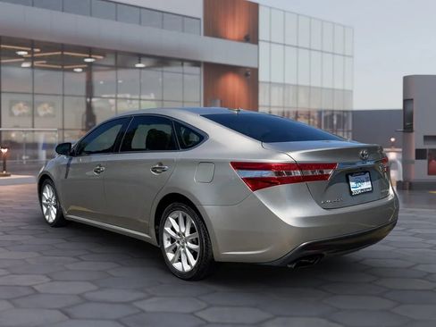 Used 2013 Toyota Avalon Limited FWD image 6