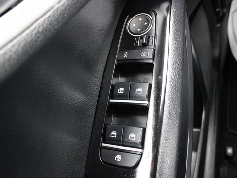 Used 2025 Kia Soul LX FWD image 21